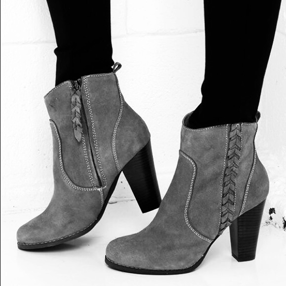 Black Stitched Detail Genuine Leather Ankle Bootie - Picture 3 of 3